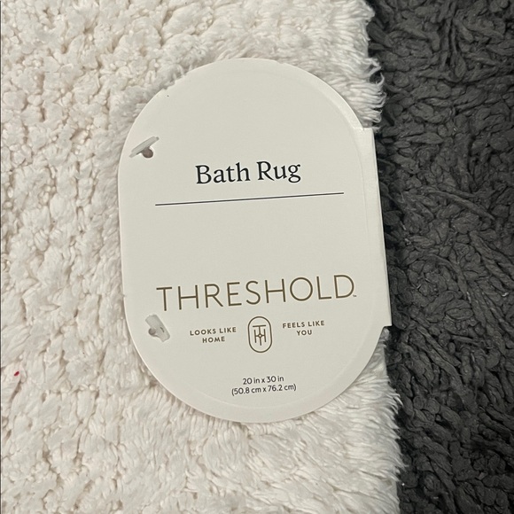 🛁 Threshold Cream White Bath Rug - Picture 4 of 8